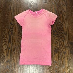 Lululemon T-shirt